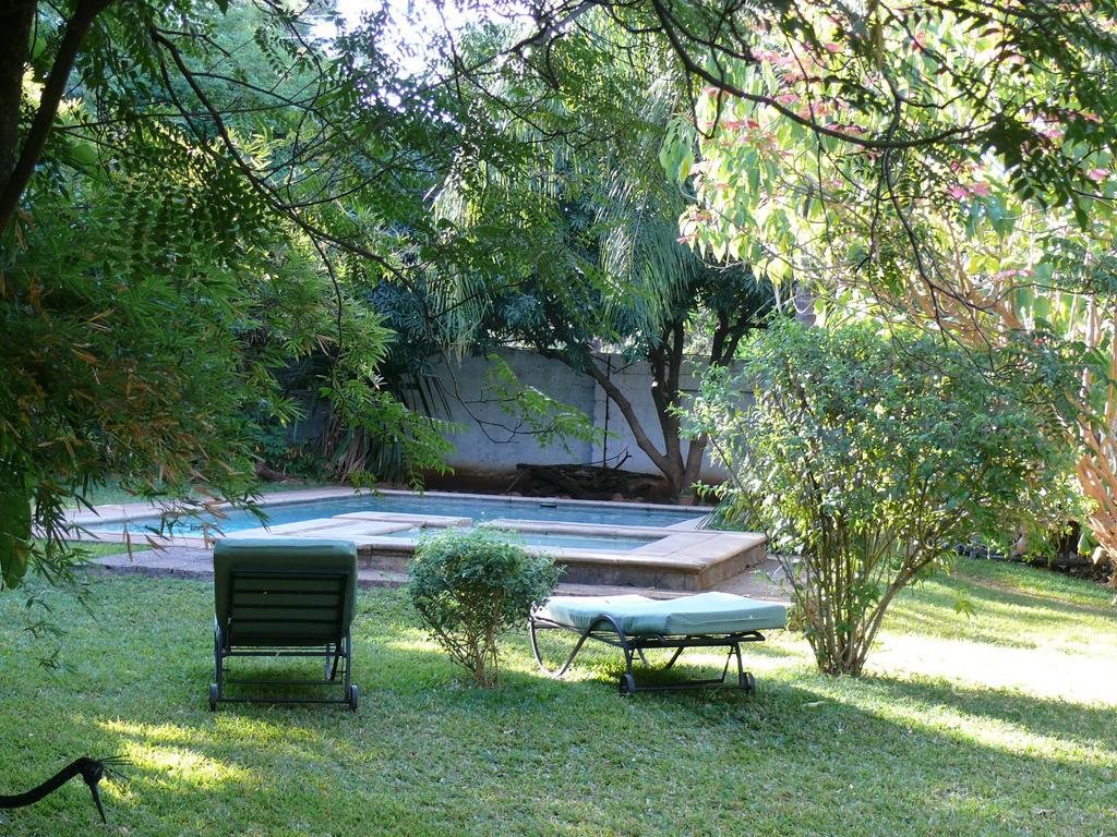 Zigzag Town Lodge Livingstone Exteriör bild
