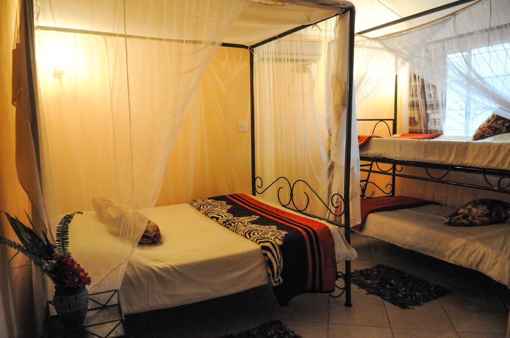 Zigzag Town Lodge Livingstone Rum bild
